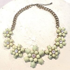 Flower necklace, green flowers necklace